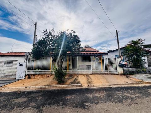 Casa à venda em Artur Nogueira, Jardim Planalto III, com 2 quartos, com 190 m²