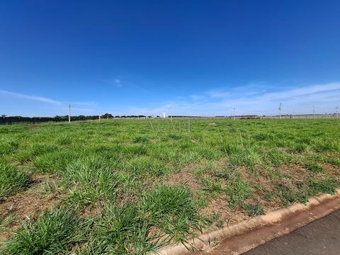 Terreno à venda em Engenheiro Coelho, Jardim do Lago II, com 300 m²