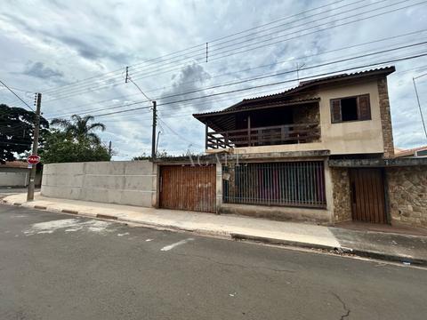 Sobrado à venda em Artur Nogueira, Jardim Arrivabene II, com 3 quartos, com 240.8 m²